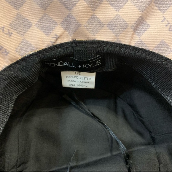 NWT Kendall + Kylie Checkered Adjustable Bucket Hat - Picture 2 of 4